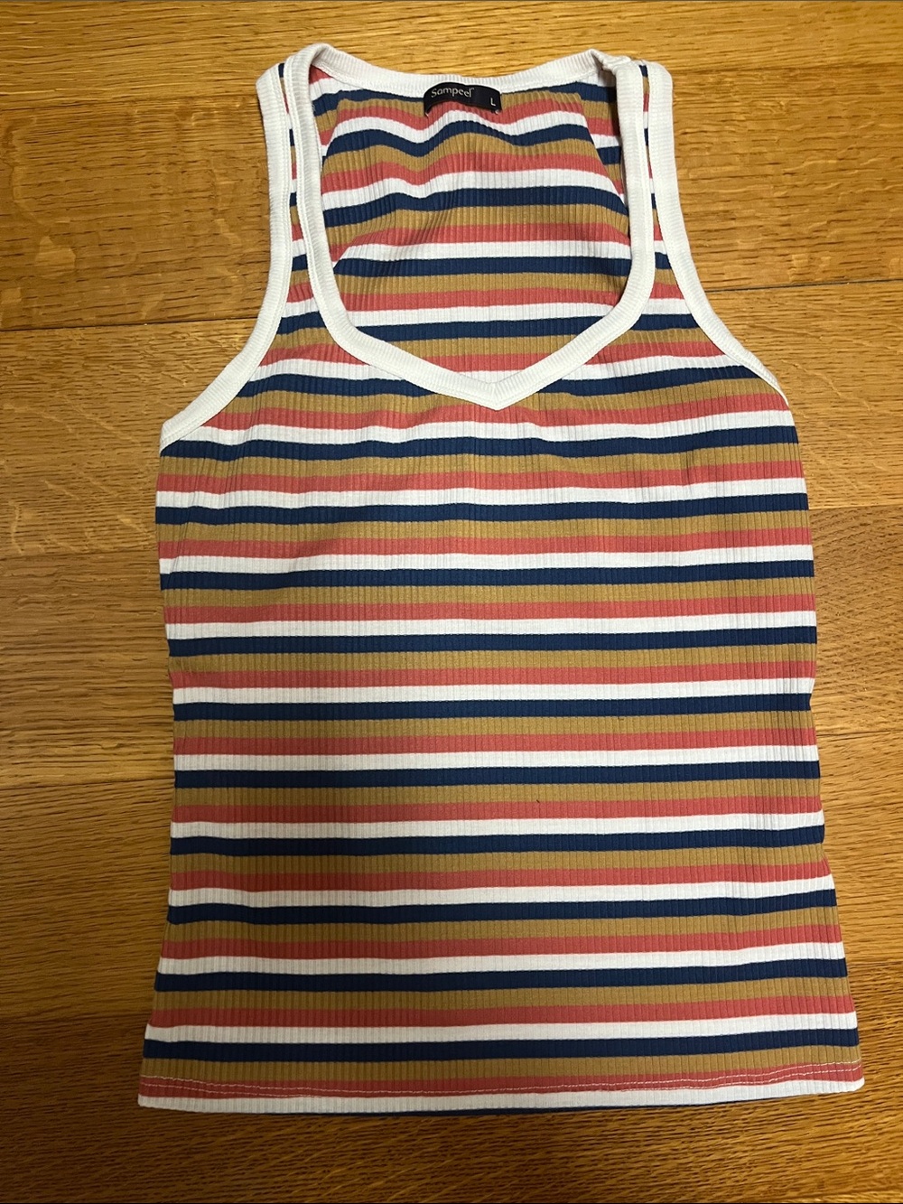 Women’s stripe V-neck top size large new without tags
